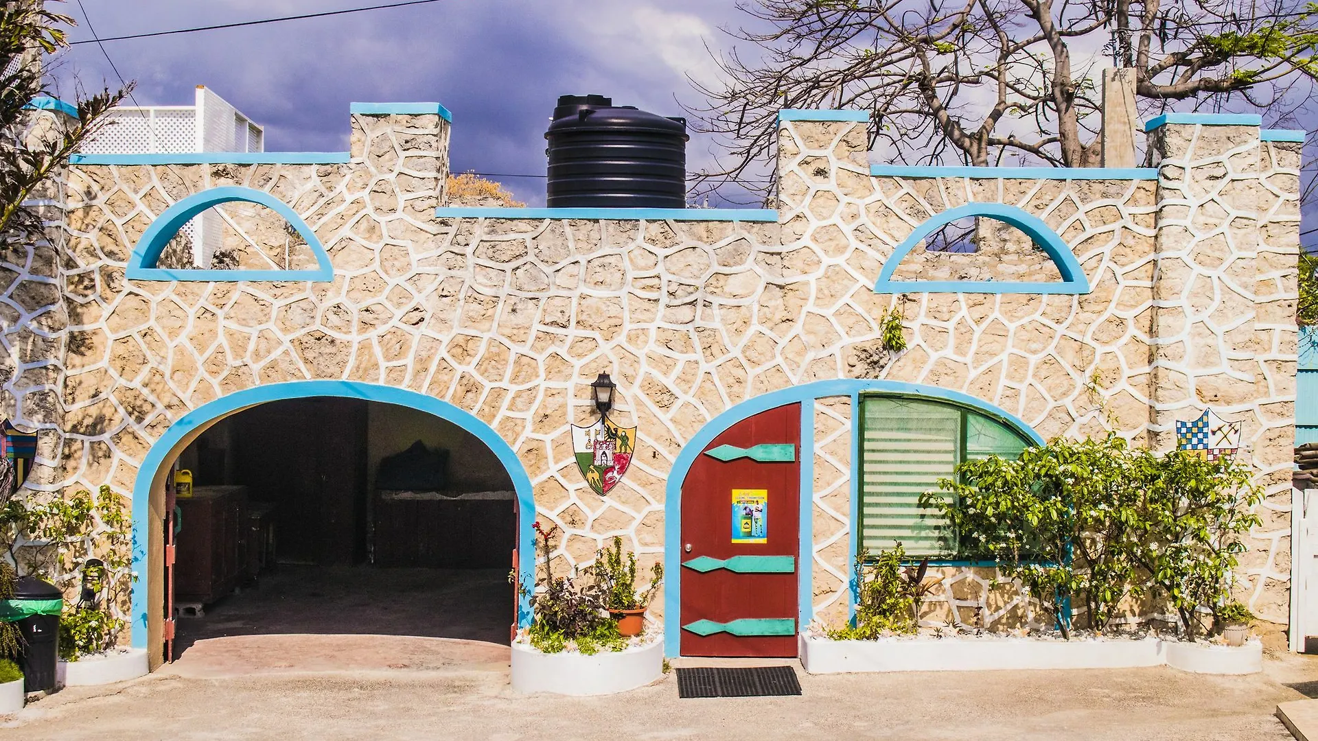 Blue Cave Castles Hotel Negril